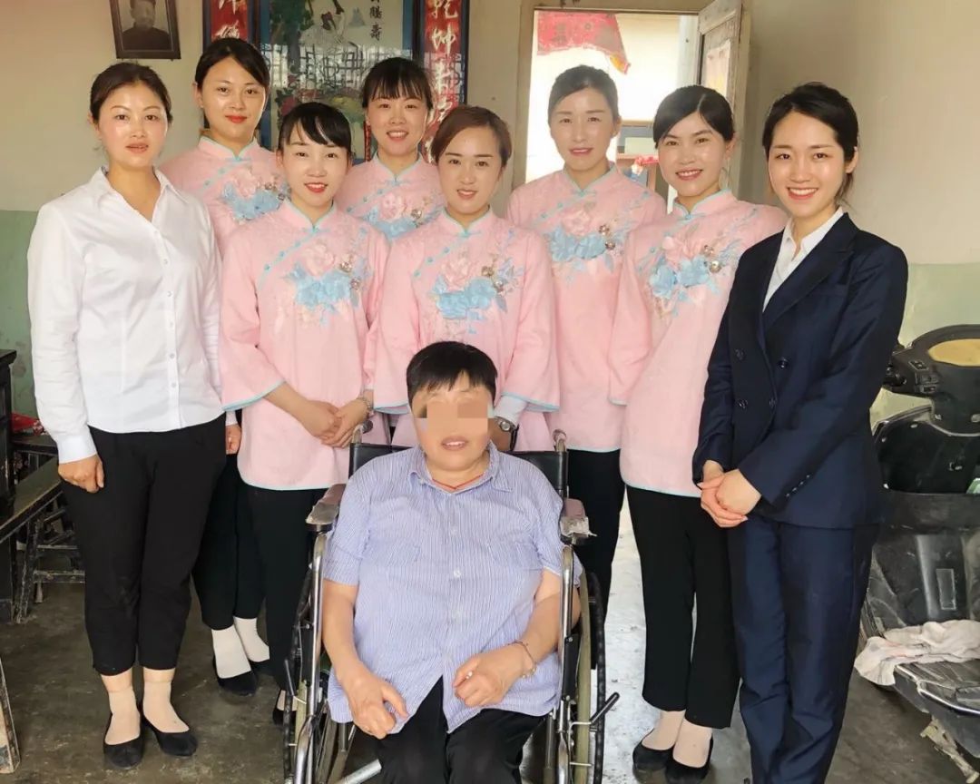 助殘日里船娘們包的餃子，溫暖了她的心